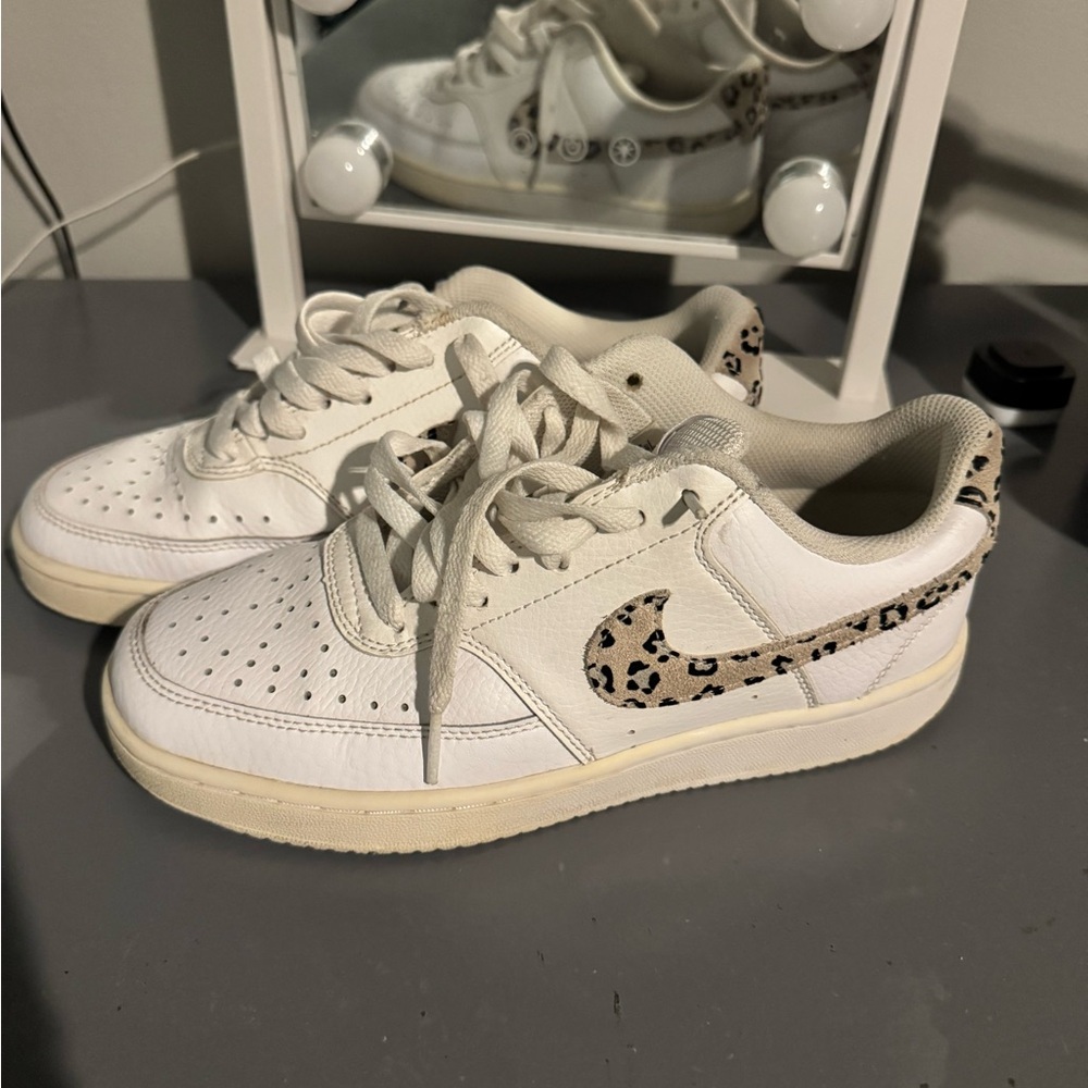 Nike court vision low leopard swoosh white size 7